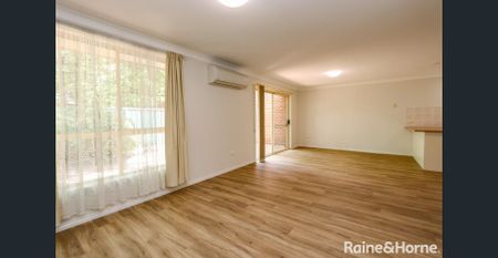 THREE BEDROOM UNIT - Close to town Available 15.12.2025 - Photo 2