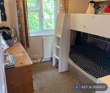 3 bedroom semi-detached house to rent - Photo 6