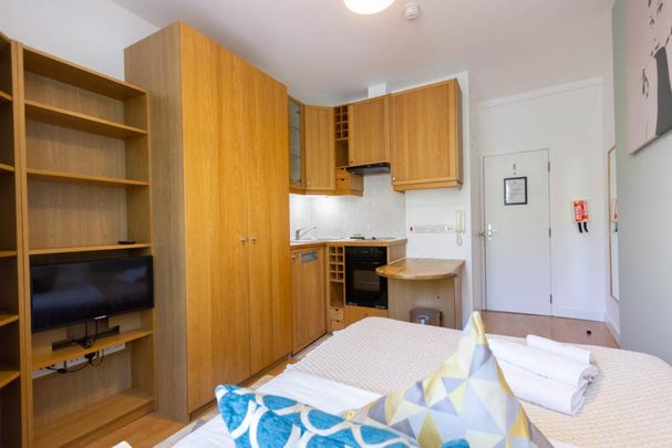 Flat 20 Cartwright Gardens, Bloomsbury WC1H 9EH - Photo 1