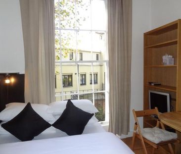 Flat 12 Cartwright Gardens, Bloomsbury WC1H 9EH - Photo 2