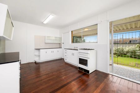 14 Lencol Street, - Photo 4