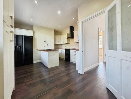 3 bedroom semi-detached house to rent - Photo 4