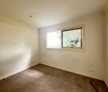 FOUR BEDROOM FAMILY HOME IN GREAT LOCATION!!! - Photo 2