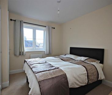4 bedroom semi-detached house to rent - Photo 4