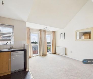 2 bedroom flat to rent - Photo 2