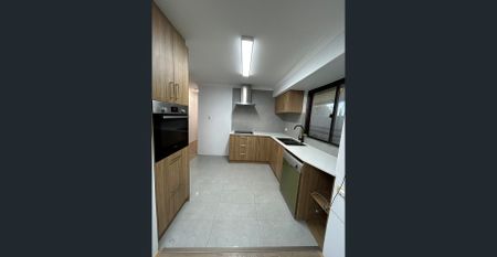 Newly renovated and close to transport - Photo 2