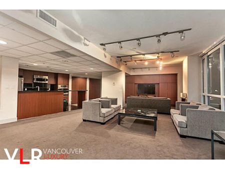 Condo in Downtown Vancouver, BC - Photo 2