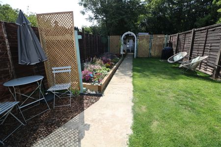 Horsham Road, Beare Green, Dorking, RH5 - Photo 2