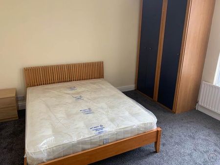 5 bedroom house to rent - Photo 2