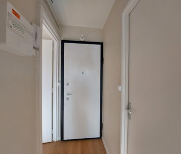 Location Appartement 2 pièces 41m² MONT ST AIGNAN 76130 - Photo 4