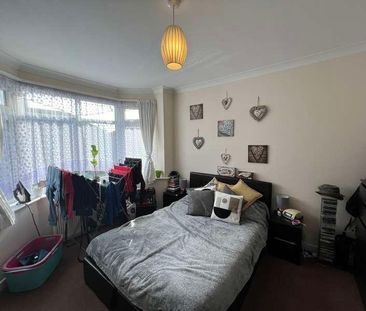 Wilton Avenue, SO15 - Photo 2
