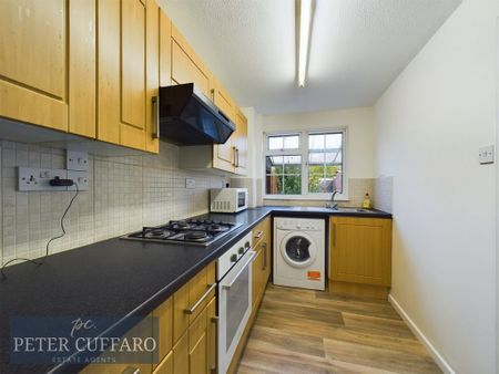 3 bedroom terraced house to rent - Photo 4