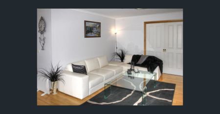 Family Home With Water And Mountain Views - Photo 4