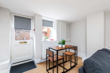 2 bedroom flat to rent - Photo 4