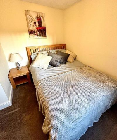 2 bedroom flat to rent - Photo 5