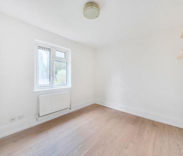 3 bedroom apartment to rent - Photo 3