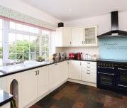 4 bedroom detached house to rent - Photo 2