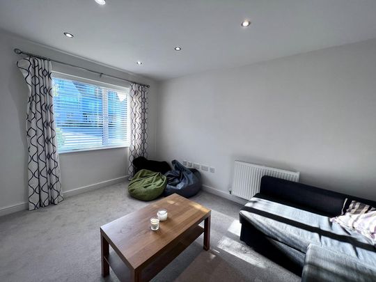 5 bedroom mews to rent - Photo 1