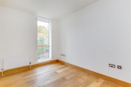 4 bedroom mews to rent - Photo 5