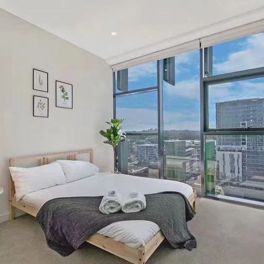 Luxury TWO BEDROOM Apartment with FURNISHED and CITY VIEW! - Photo 1