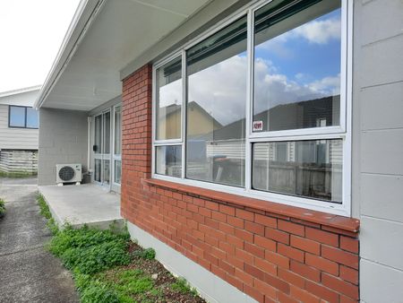 Sunny Brick and Tile Unit - Photo 3