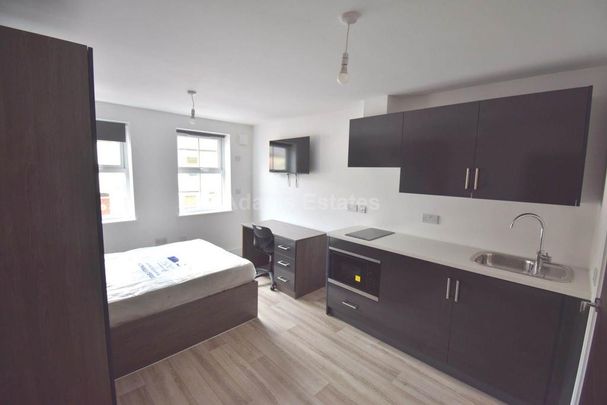 Studio to rent - Photo 1