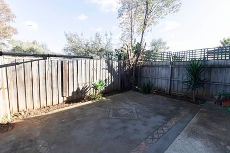 Impressively Proportioned Pascoe Vale Townhouse - Photo 5