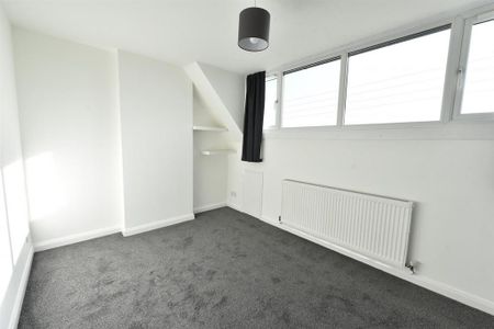 3 bedroom detached house to rent - Photo 4