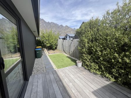 Spacious Hanley's Farm unit - Photo 4