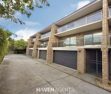 STYLISH & SPACIOUS TOWNHOUSE IN PRIME CAULFIELD NORTH LOCATION I HA... - Photo 6