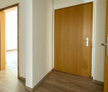 Großzügige 3 Raum Wohnung mit Einbauküche und Tageslichtbad - Foto 1