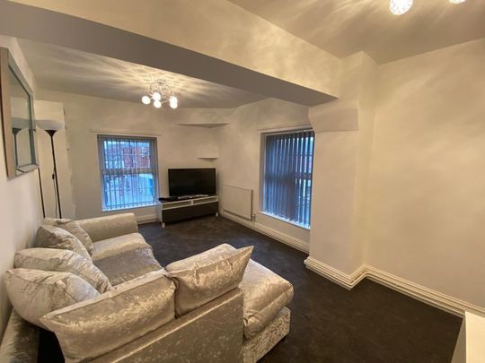 3 bedroom flat to rent - Photo 1