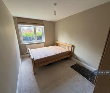 1 bedroom in a flat share to rent - Photo 4