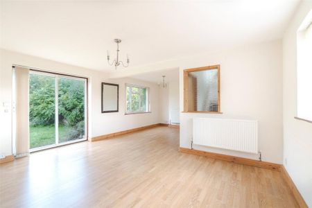 3 bedroom end of terrace house to rent - Photo 2