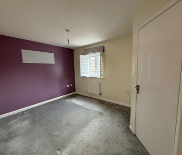 3 bedroom semi-detached house to rent - Photo 2