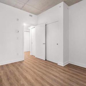 3 1/2 TOUT-INCLUS - MONTREAL QUARTIER DES SPECTACLES - Photo 2