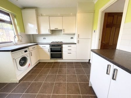 Thorntons Farm Avenue RM7 0TU, Property for rent - Photo 4