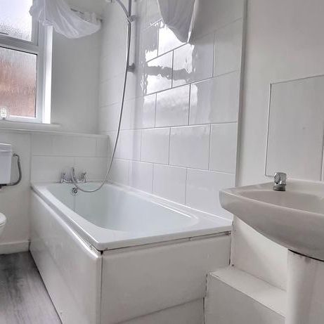 2 bedroom ground floor flat to rent - Photo 1