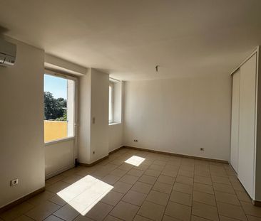 Location Appartement 3 pièces 53m² - Photo 2
