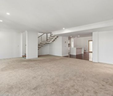 MODERN TWO-STOREY LIVING IN A GREAT MANDURAH LOCATION - Photo 3