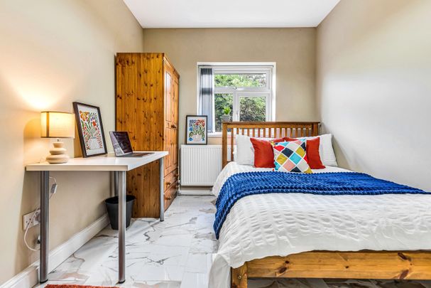 Exquisite rooms for Professionals Room 6 - Photo 1