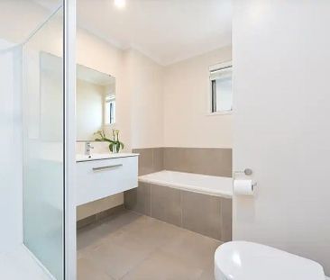 Four Bedroom family home - Photo 1