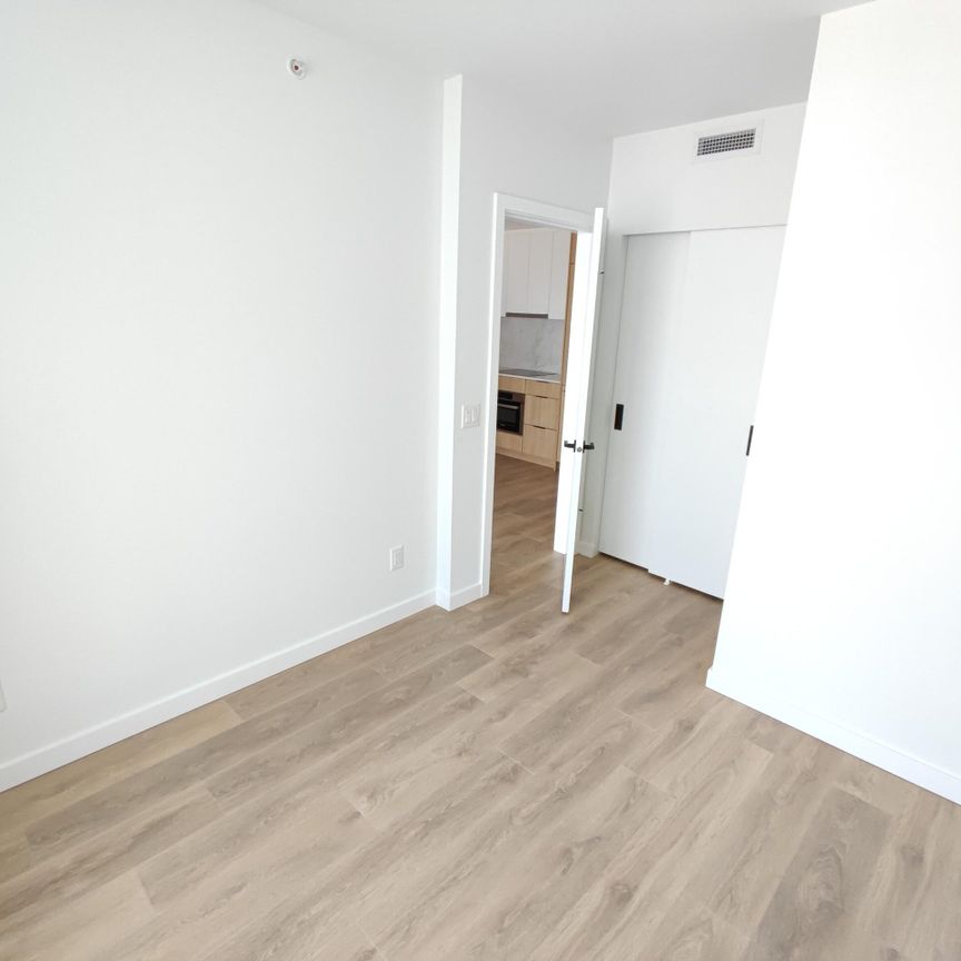 Georgetown. One Bedroom Condo on 23rd Floor - Photo 1