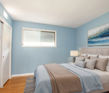 **BEAUTIFUL** 3 Bedroom Main Unit in Welland!! - Photo 3