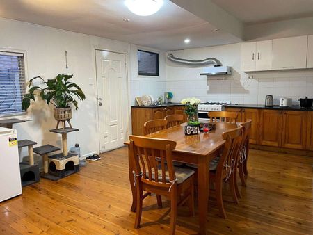 Beaconsfield - Photo 3