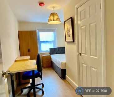 5 bedroom semi-detached house to rent - Photo 5