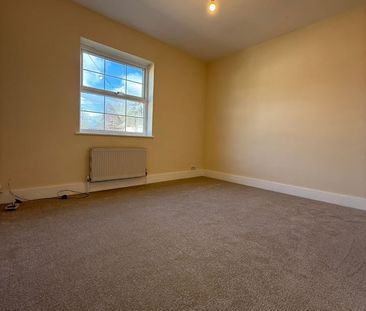 3 Bed Terraced House, Cumberland Road, RG1 - Photo 1