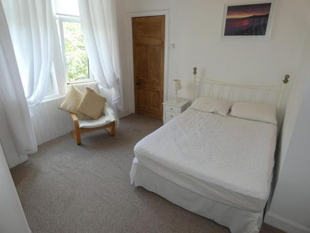 2 bedroom flat to rent - Photo 4