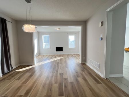 For Lease - 529 Honeylocust Avenue, Kanata, Ontario - Photo 2