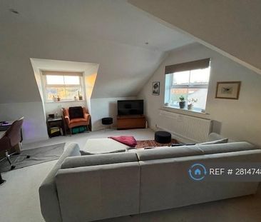 2 bedroom penthouse to rent - Photo 3